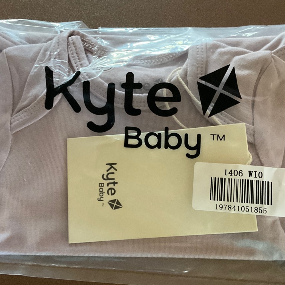 Kyte BABY Soft Lilac Wisteria Nb onesie bodysuit